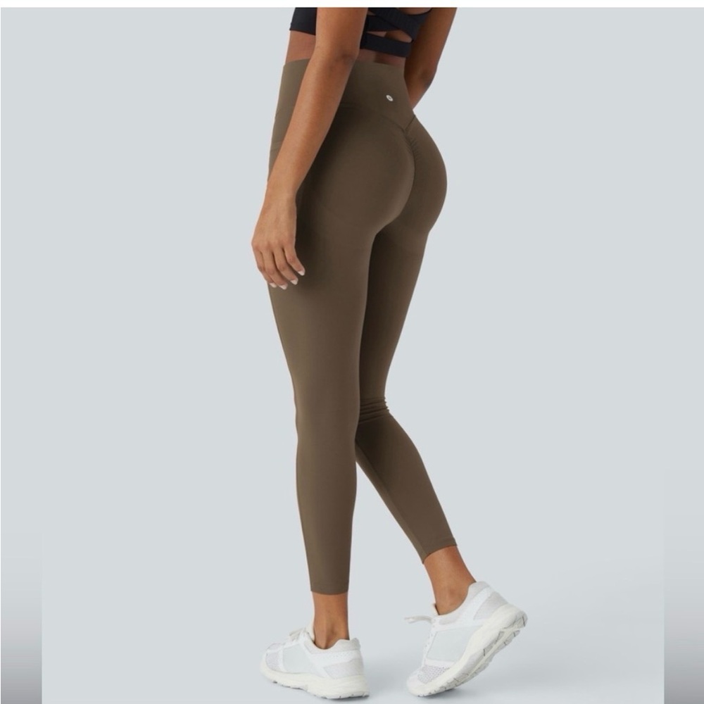 NWT HALARA Brown High-Rise, Tummy Control, Butt Scrunch and Lift 7/8 Leggings